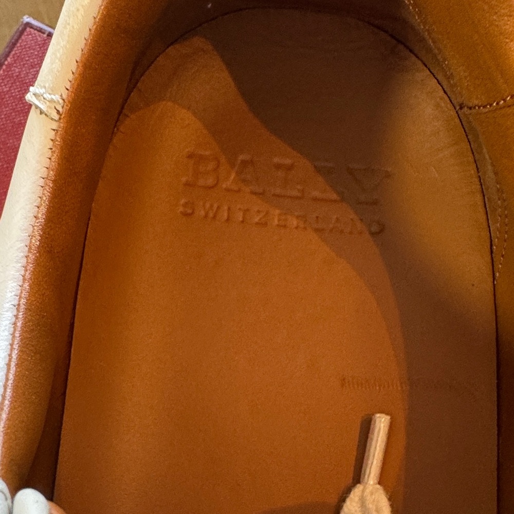 Bally Switzerland White Leather Low-Top Sneakers - Picture 2 of 9